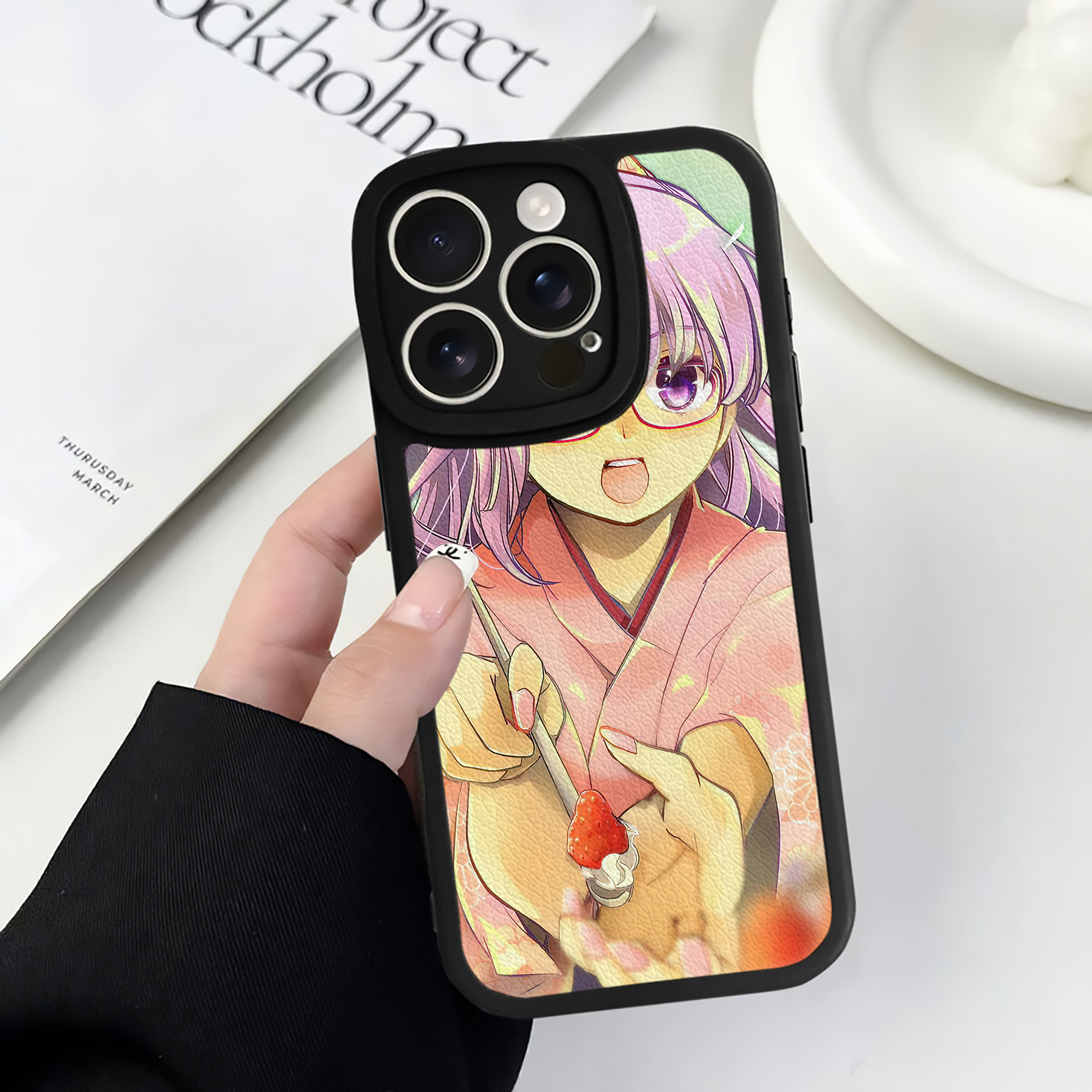 （画像用） ぎんたま 坂田銀時（さかたぎんとき） 神楽 志村新八（しむら しんぱち） GINTAMA Sakata Gintoki Kagura Shimura Shinpachi 【iPhone 16シリーズ対応】シリコンスマホケース（レザー調） 材質：シリコン